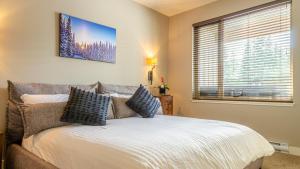 Echo Landing #05 by Bear Country