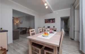 3 Bedroom Lovely Home In Labin 