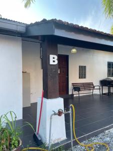 Hj Hassan Guest House Bungalow B