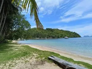 NATUA'S BEACH RESORT - Pangauanen