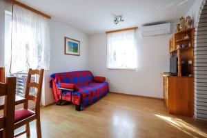 Holiday home in Adlesici - Dolenjska & Bela krajina Unter- & Weißkrain 44970 