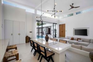 Apricot House by Alfred in Bali