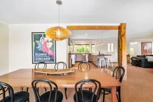 'The Love Shack' Pet-Friendly Beach Bungalow - Prevelly