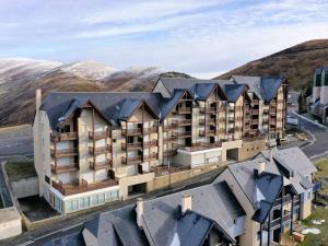 Appartements Appartement cosy pour 6 personnes avec balcon, parking et acces aux pistes - FR-1-695-9 : photos des chambres