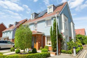 Heathrow Garden House - West Drayton, London - Benjamin Guest House