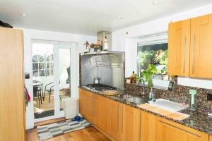 Heathrow Garden House - West Drayton, London - Benjamin Guest House