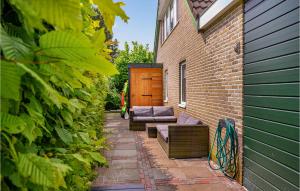 Cozy Home In Vlagtwedde With Sauna