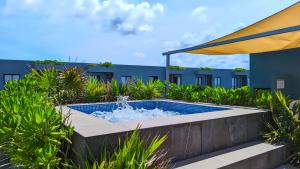 Riviera Home - New 2BR Condo w. big Pool & Jacuzzi