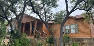 The Den - Family friendly, Close to Fiesta Texas, SeaWorld, Riverwalk and more