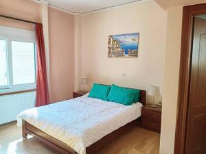 Big Apt 3bed 3bath 10 min walk Acropolis