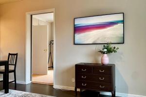 Beautiful 2 bedroom & Free parking