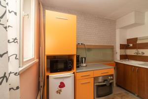 Charming Artistic Central Apartment