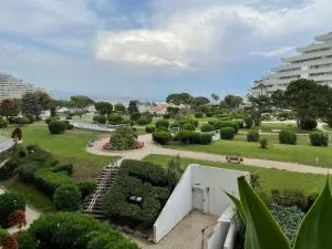 Marina baie des anges, beach downstairs, charming apartment with sea and garden view - Les Beaumettes