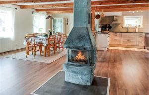 2 Bedroom Cozy Home In Munka-Ljungby