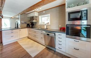 2 Bedroom Cozy Home In Munka-Ljungby