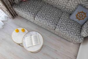 Summer Breeze House, By Cohost