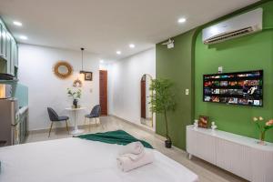 SAZI Church View Home - Free Nails HairWash