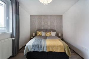 Ljubljana sLOVEnia + FREEparking & Bikes