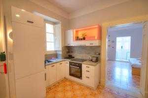 Beautiful one bedroom seafront apartment VPAL1-1