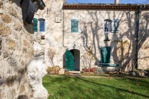 Maisons de vacances Veritable Mas Provencal A La Palud : photos des chambres