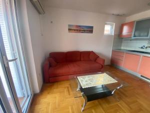 One-bedroom apartment and Studio, 5 min from Old Town