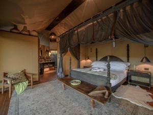 Madwaleni River Lodge - Babanango Game Reserve