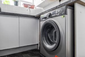 Astonishing Two Bedroom Apartment in Nelson