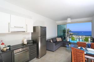 One-Bedroom Apartment with Sea View room in Coralli Spa Resort and Residence