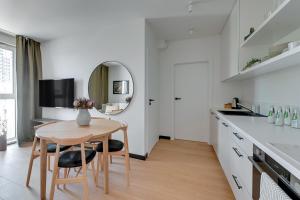 Luxury Aura 40 - 6 by Grand Apartments