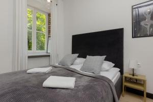 Trendy Studio Wola for 2 Guests near Rondo ONZ by Renters