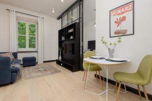 Trendy Studio Wola for 2 Guests near Rondo ONZ by Renters