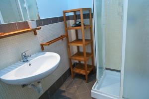 Porto Salvo Apartments - by Vacation Service