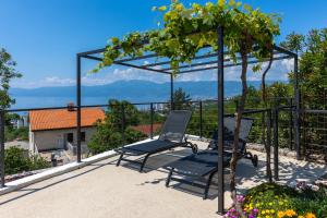 Pool And Garden Apartment Happy Sound - Happy Rentals