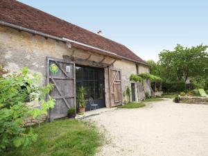 Maisons de vacances Gite Communaute de communes Brenne - Val de Creuse-Pouligny-Saint-Pierre, 4 pieces, 10 personnes - FR-1-591-431 : photos des chambres