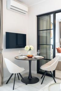 Charming Central Apartment - Netflix + Balcony