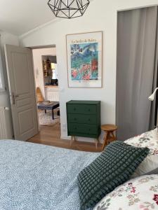 Maisons de vacances Maison cosy renovee avec jardin : photos des chambres