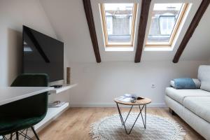 Modern Loft with Gallery in City Center