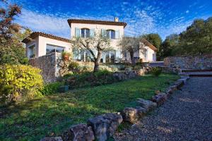 Villas villa spacieuse au calme, piscine chauffee, avec grand jardin : photos des chambres