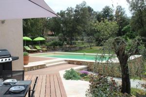 Villas villa spacieuse au calme, piscine chauffee, avec grand jardin : photos des chambres