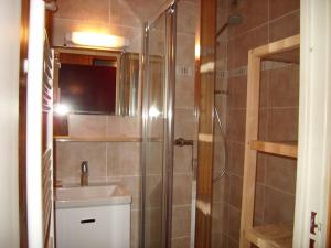 Appartements Studio-mezzanine 4 pers, animaux ok, parking, proche pistes et commerces - FR-1-733-114 : photos des chambres