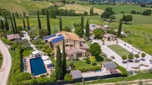 CASALE SANTA LUCIA 8&2, Emma Villas - Cannara