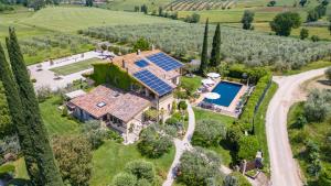 CASALE SANTA LUCIA 8&2, Emma Villas