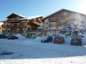 Studio 4 pers, proche centre et pistes, parking assuré - FR-1-733-20