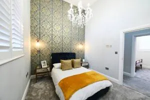 Old art School - Beautiful 2 Bed Apartments - Four Oaks