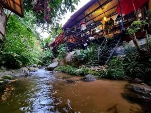 แม่อุ๊ยที่พักติดน้ำ&mae oui next to the water - Chae Son