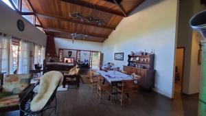 MonteVerdeMG, Vista para Montanha ,fácil acesso, térrea, Pets