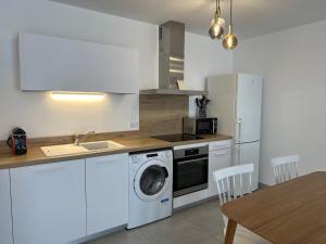 Appartements C31 - T2-Les Hauts du Port-parking-clim-wifi-50m du port : photos des chambres