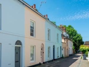 Pass the Keys Stunning Georgian Cottage In The City