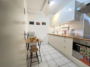 Appartements Polichinelle Hyper Centre - Wifi - Balcon & Parking Proche : photos des chambres