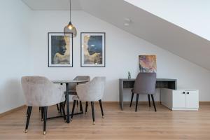 Spaciuos 1 BD Apt by Domvia